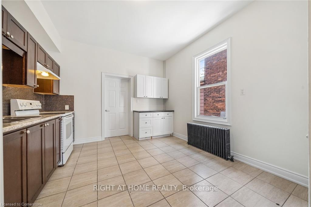 Photo 8 of 136 Macnab Street N, Hamilton, Central — HOMEH