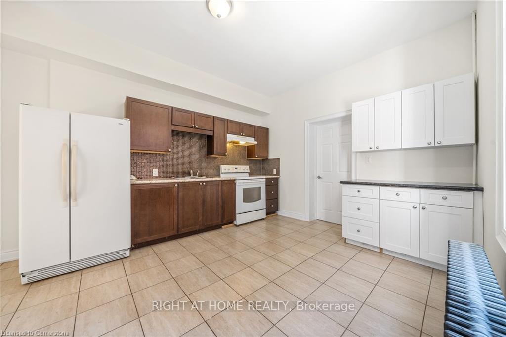 Photo 9 of 136 Macnab Street N, Hamilton, Central — HOMEH