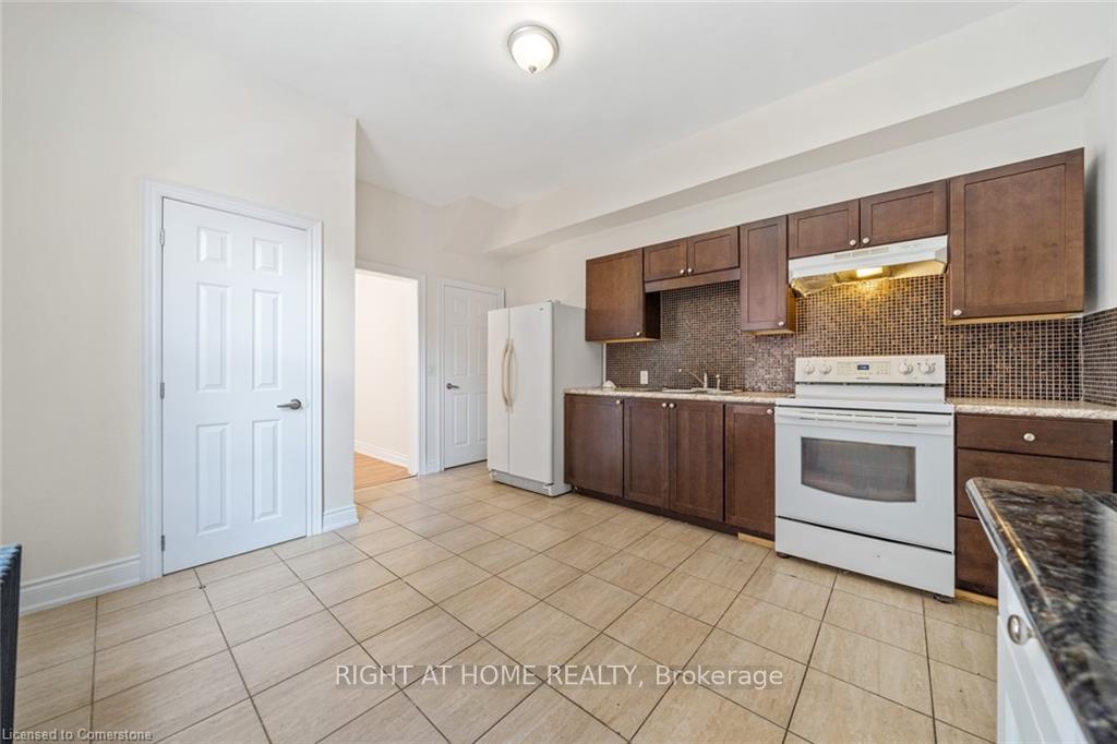 Photo 10 of 136 Macnab Street N, Hamilton, Central — HOMEH
