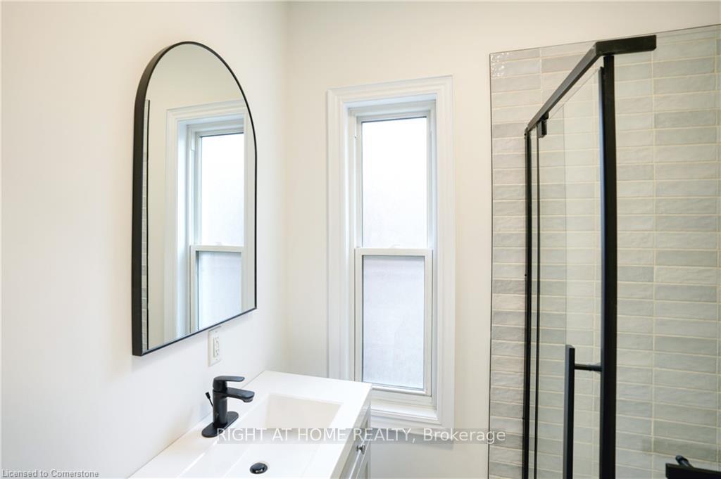 Photo 15 of 136 Macnab Street N, Hamilton, Central — HOMEH