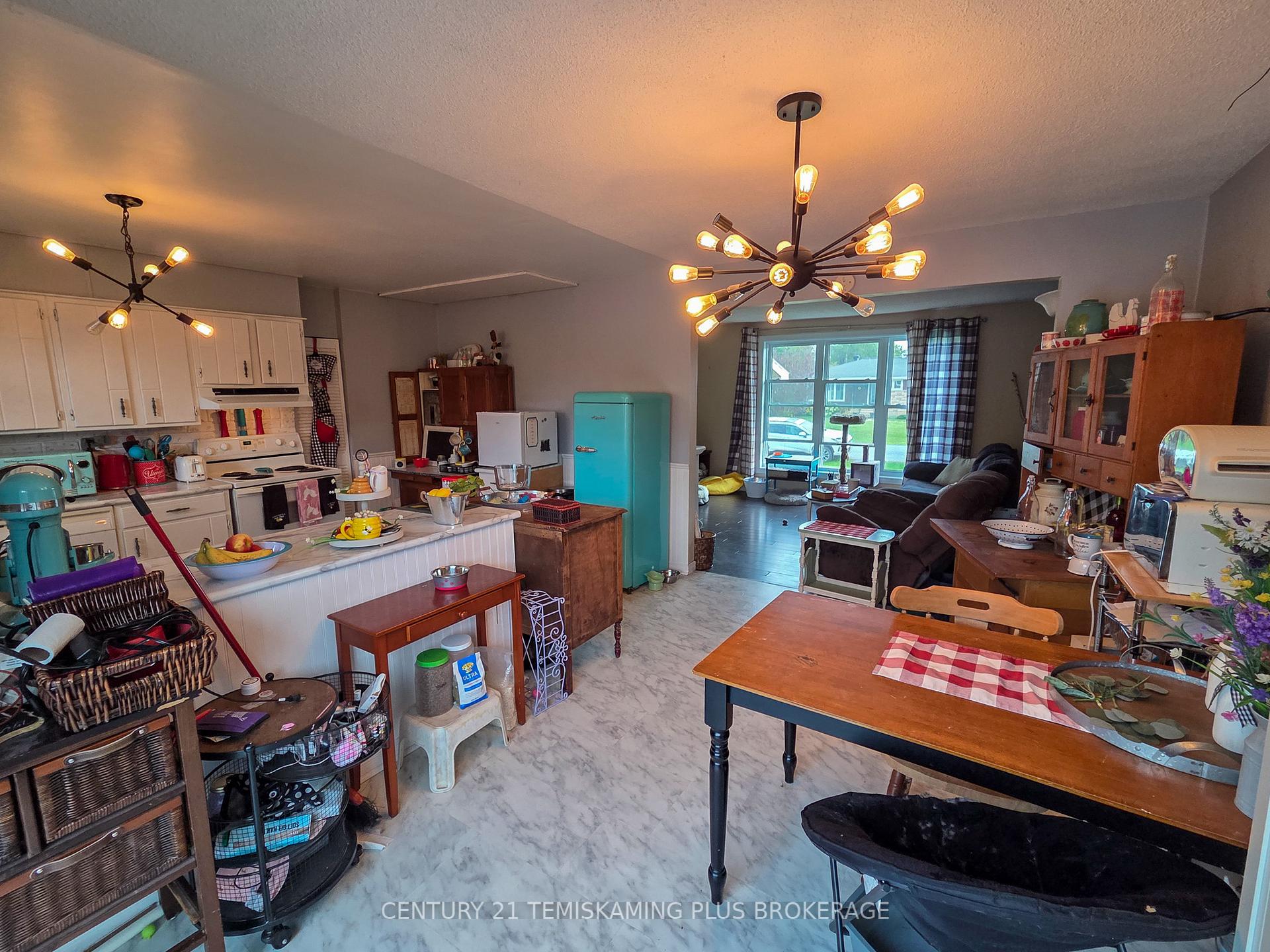 Photo 6 of 47 Eighth Avenue, Englehart — HOMEH