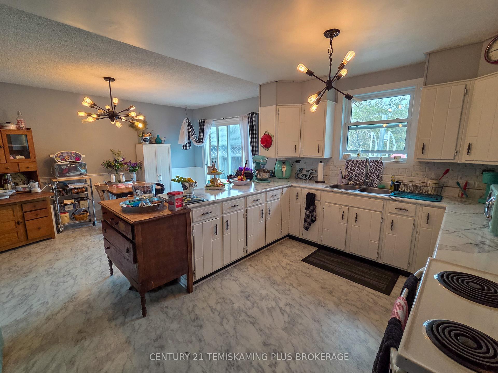 Photo 9 of 47 Eighth Avenue, Englehart — HOMEH