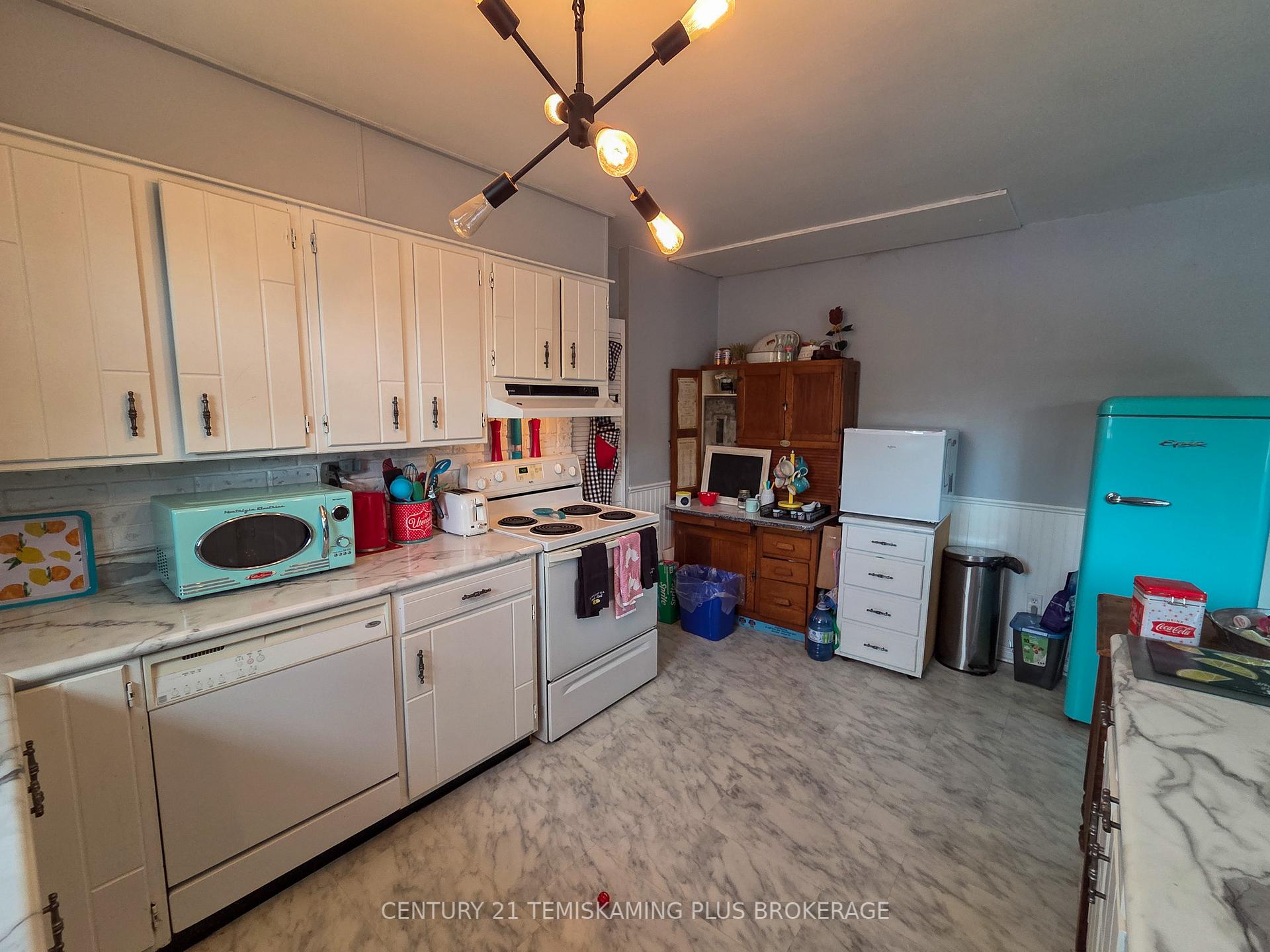 Photo 10 of 47 Eighth Avenue, Englehart — HOMEH