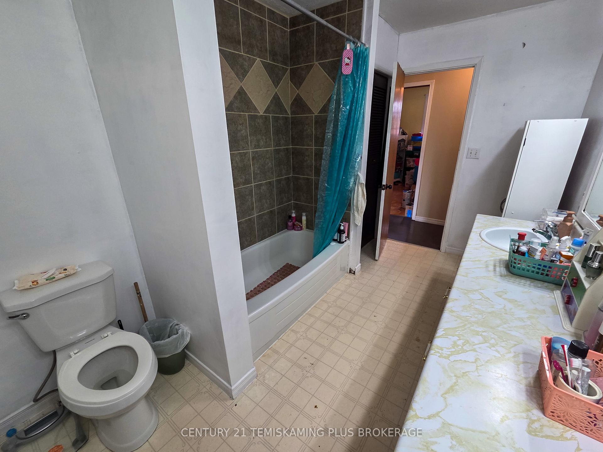Photo 12 of 47 Eighth Avenue, Englehart — HOMEH