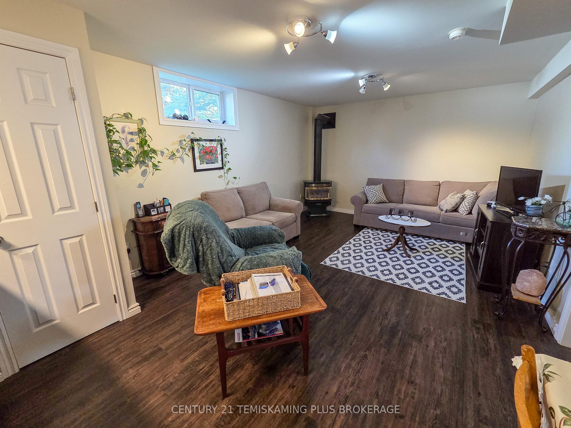 Photo 21 of 47 Eighth Avenue, Englehart — HOMEH