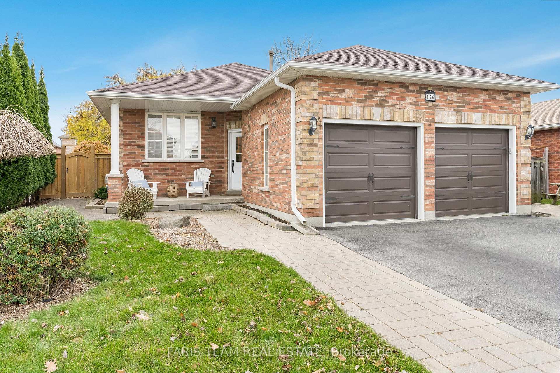Photo 2 of 126 Sandringham Drive, Barrie, Innis-Shore — HOMEH