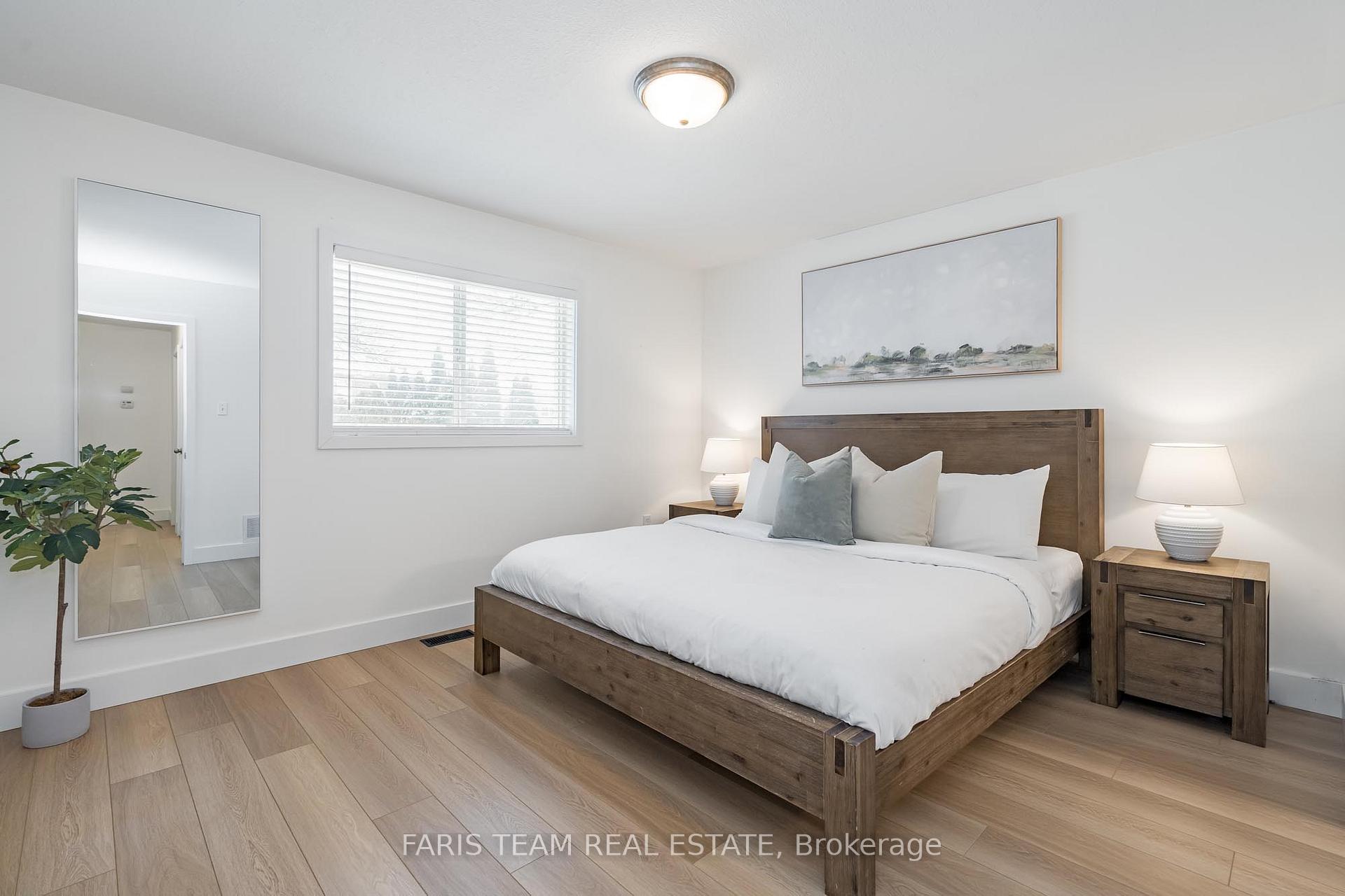 Photo 10 of 126 Sandringham Drive, Barrie, Innis-Shore — HOMEH