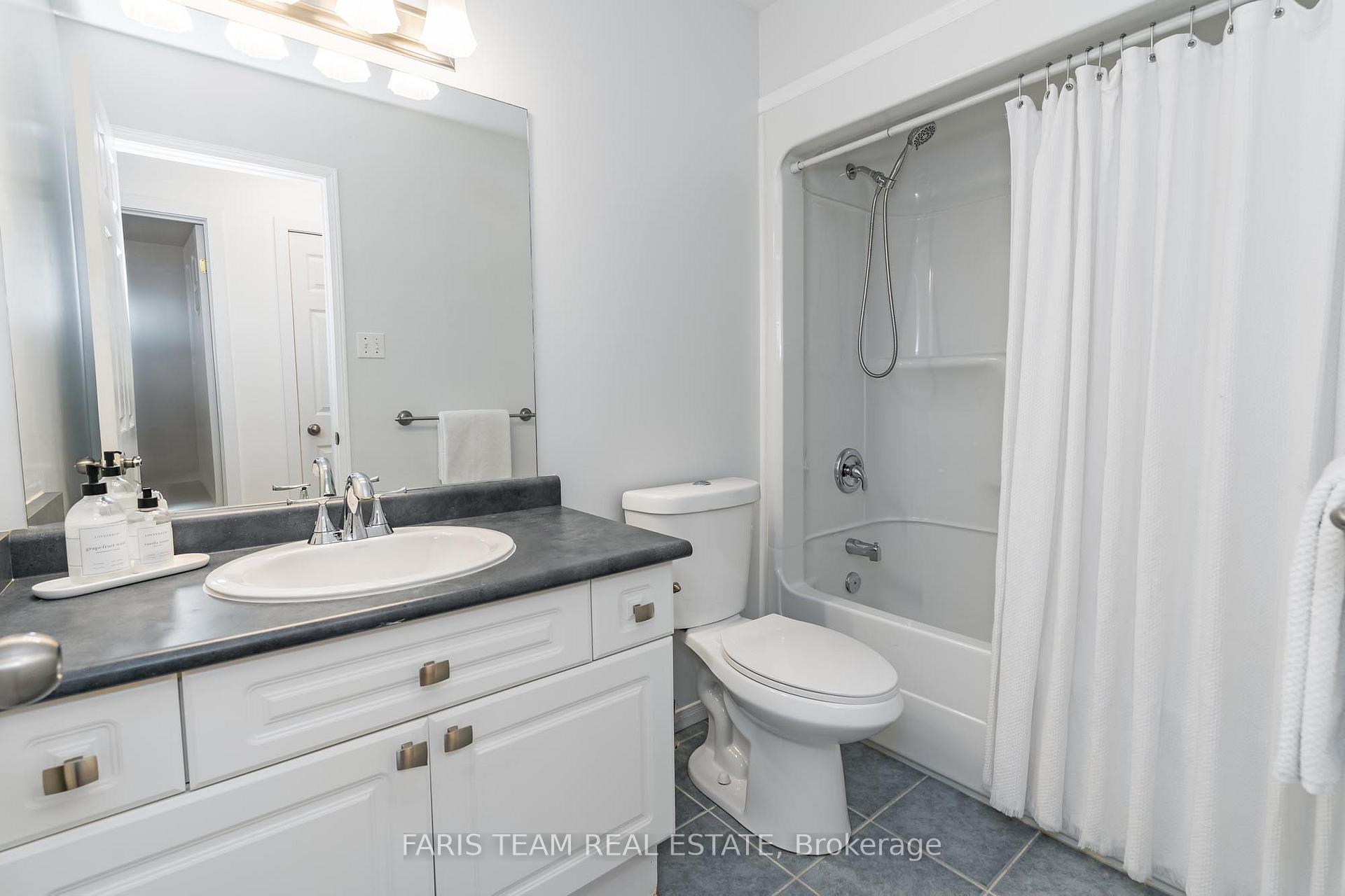 Photo 13 of 126 Sandringham Drive, Barrie, Innis-Shore — HOMEH