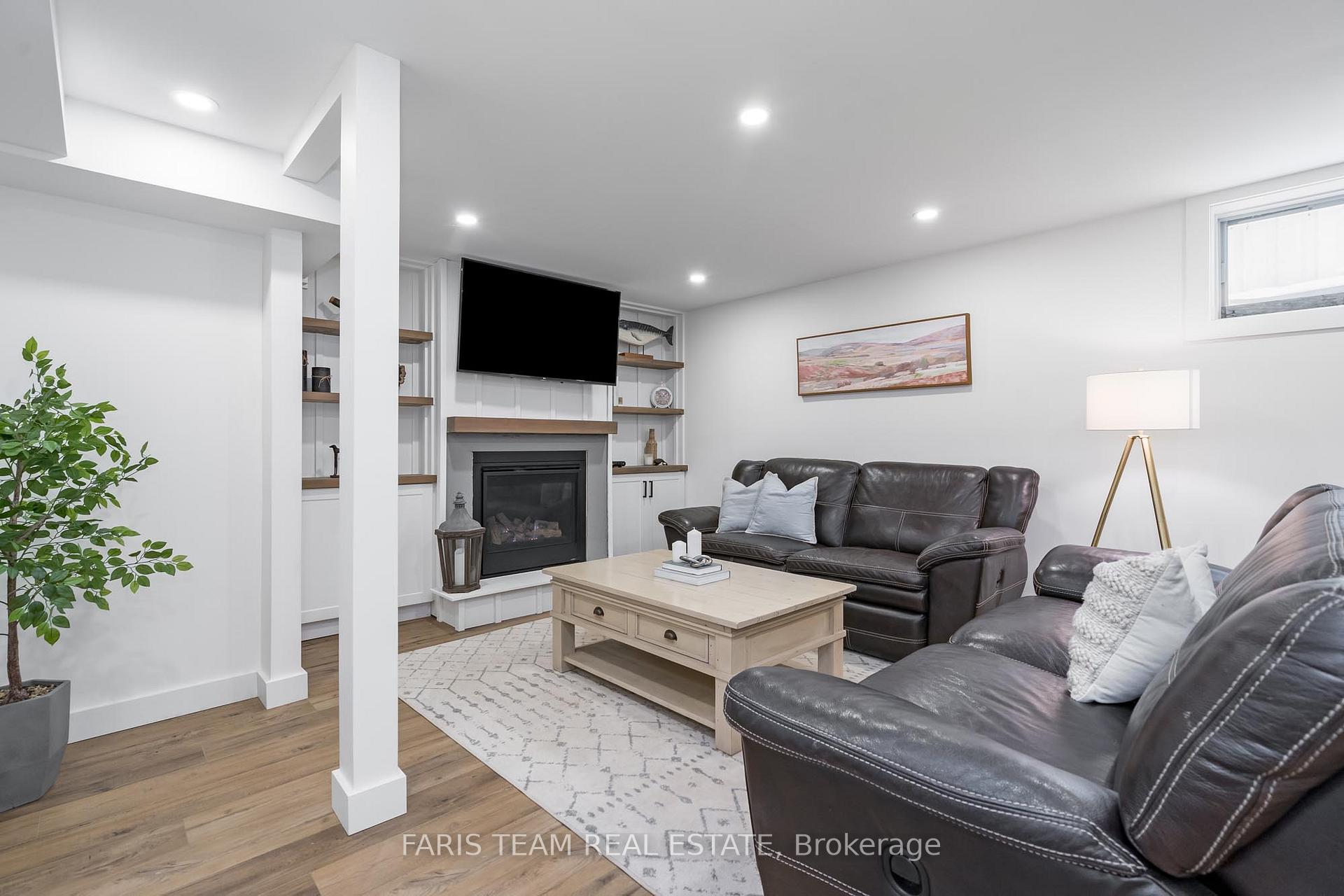 Photo 16 of 126 Sandringham Drive, Barrie, Innis-Shore — HOMEH