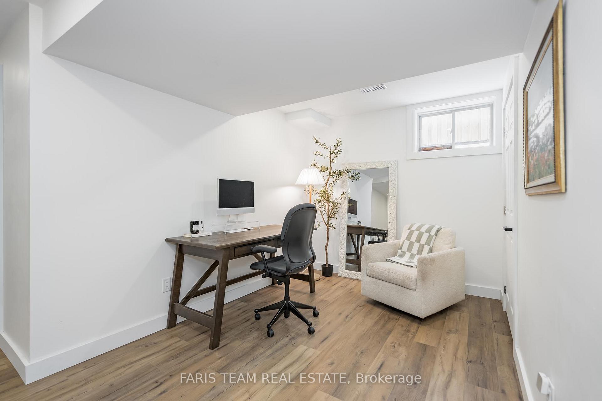 Photo 17 of 126 Sandringham Drive, Barrie, Innis-Shore — HOMEH