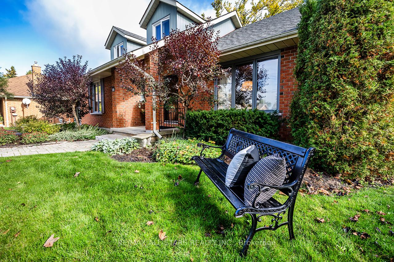Photo 2 of 14 Windor Court, Brock, Cannington — HOMEH
