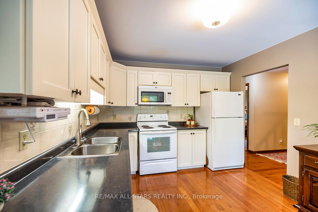 Photo 13 of 14 Windor Court, Brock, Cannington — HOMEH