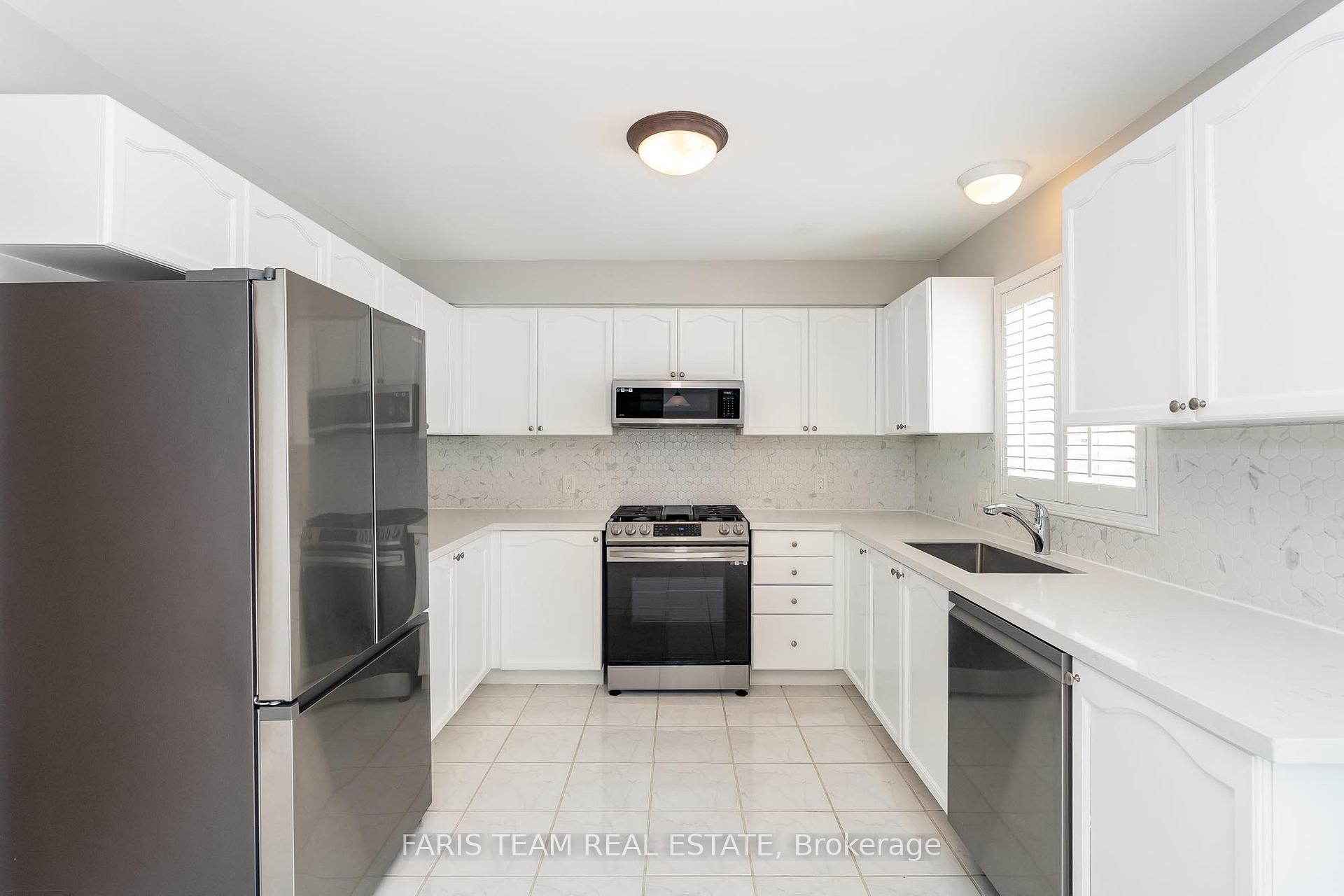 Photo 3 of 8 Farmstead Crescent, Barrie, Holly — HOMEH