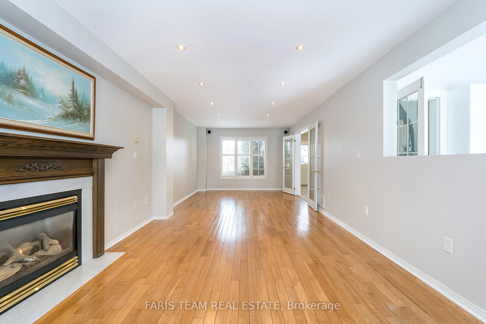 Photo 7 of 8 Farmstead Crescent, Barrie, Holly — HOMEH