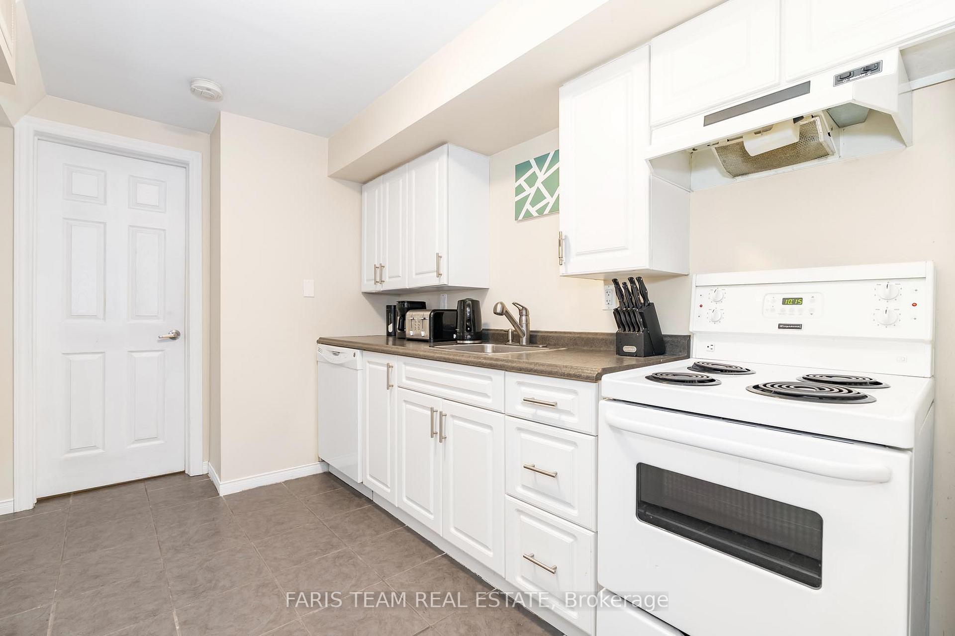 Photo 13 of 8 Farmstead Crescent, Barrie, Holly — HOMEH