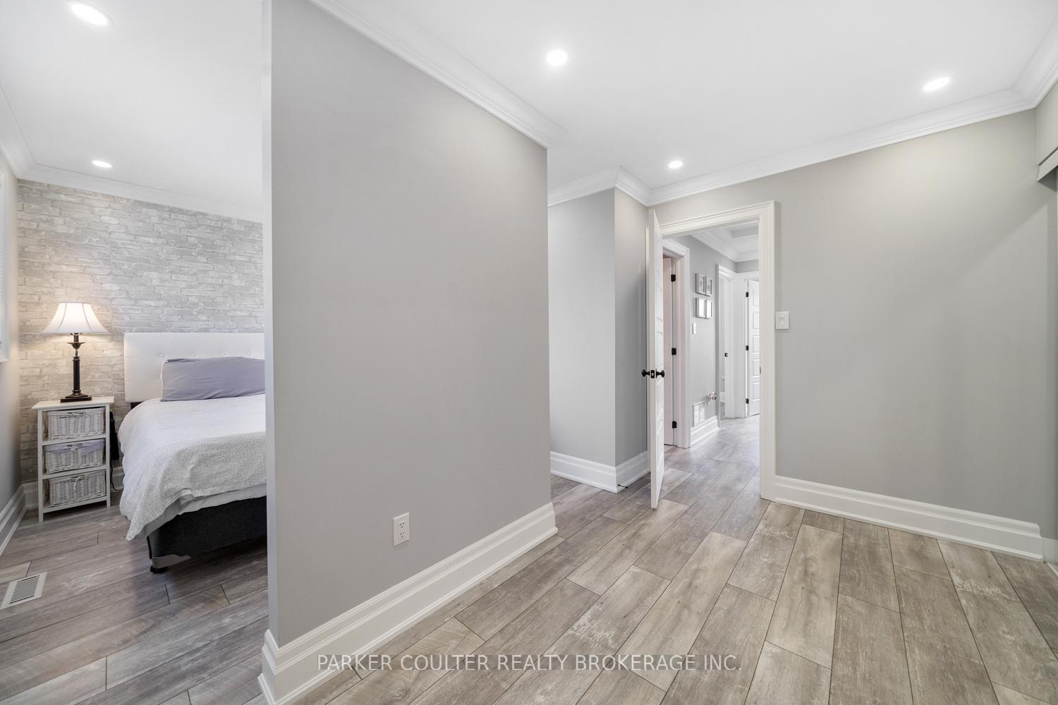 Photo 13 of 58 D'ambrosio Drive, Barrie, Painswick North — HOMEH