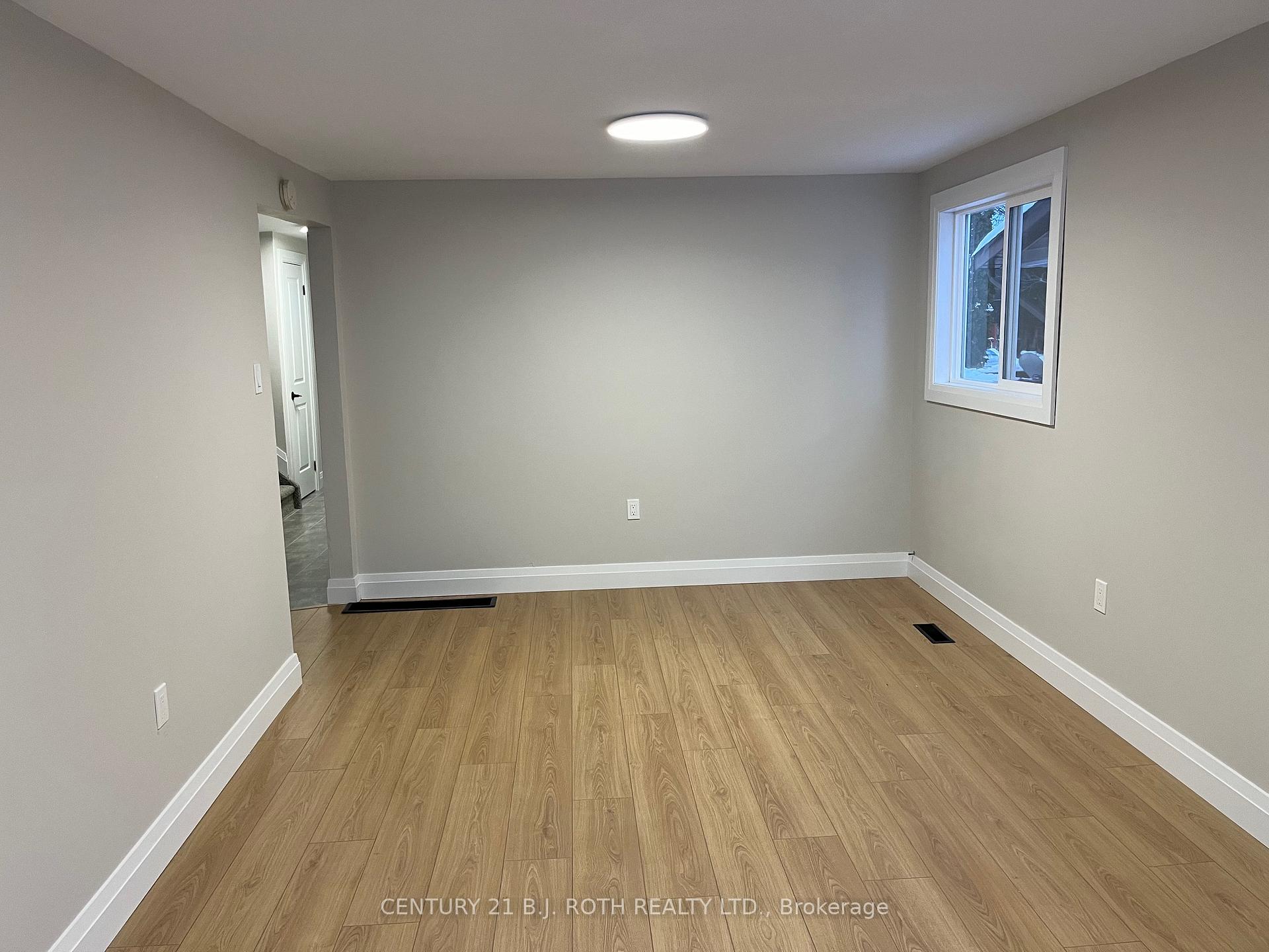 Photo 7 of 190 Hickling Trail, Barrie, Grove East — HOMEH