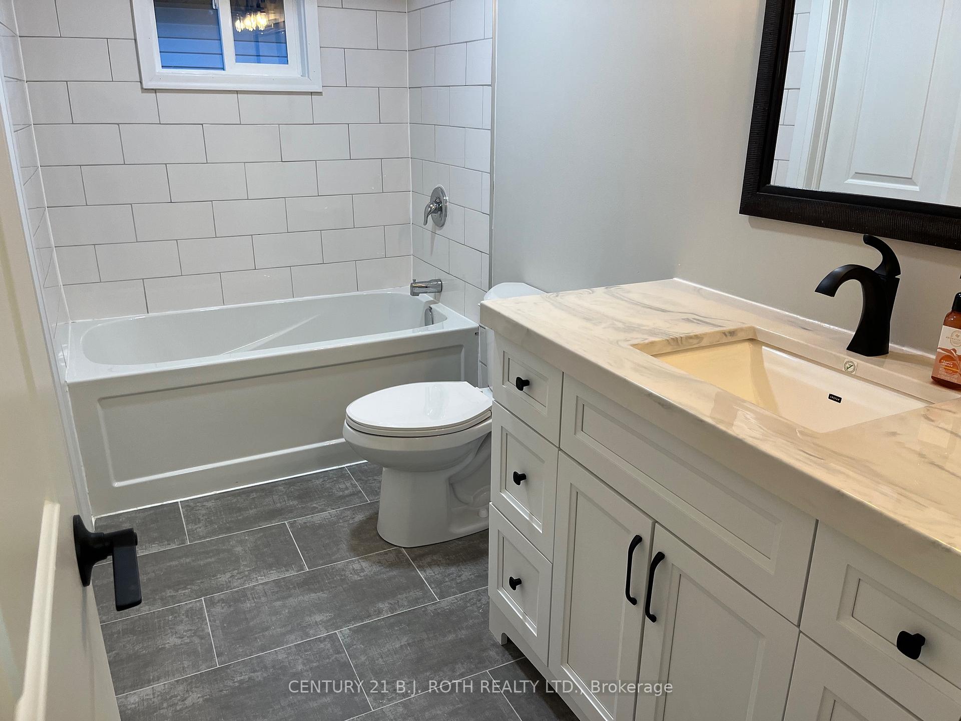 Photo 11 of 190 Hickling Trail, Barrie, Grove East — HOMEH