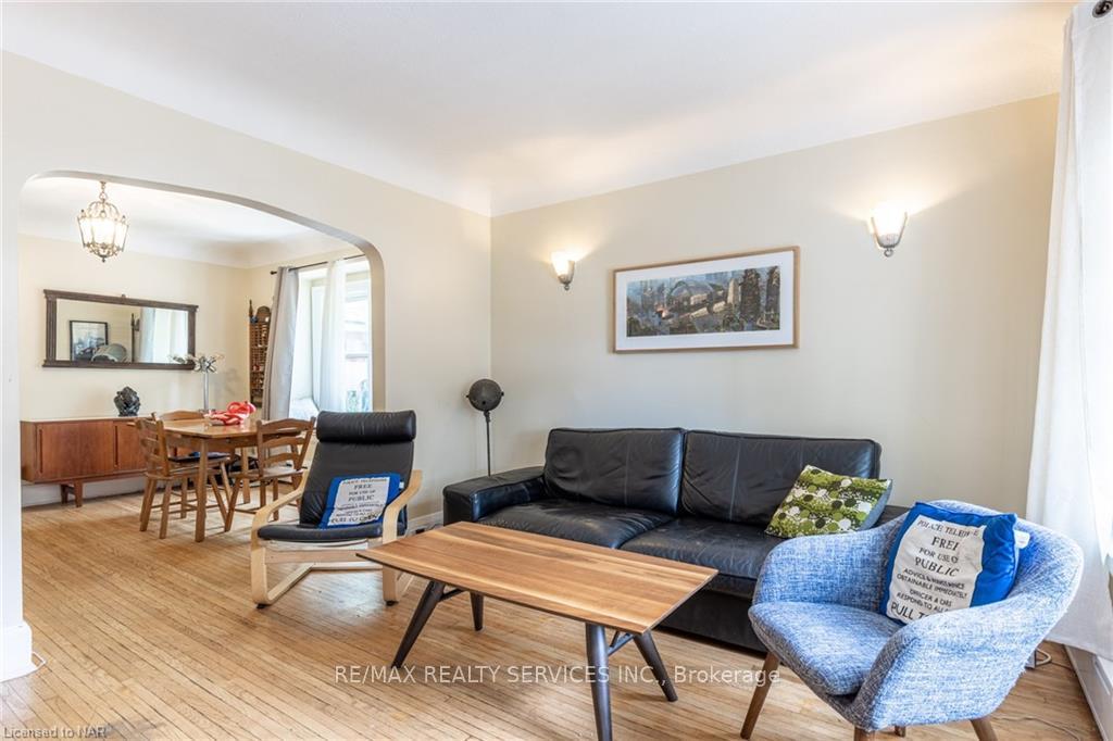 Photo 2 of 86 Maple Street, St. Catharines, Downtown — HOMEH