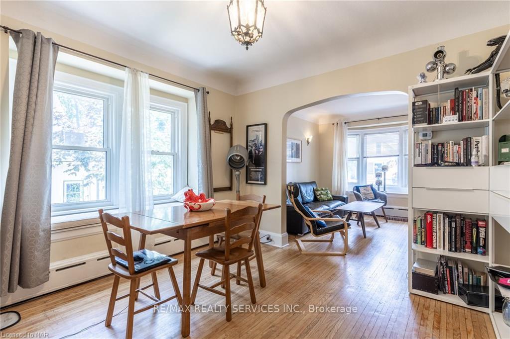 Photo 3 of 86 Maple Street, St. Catharines, Downtown — HOMEH