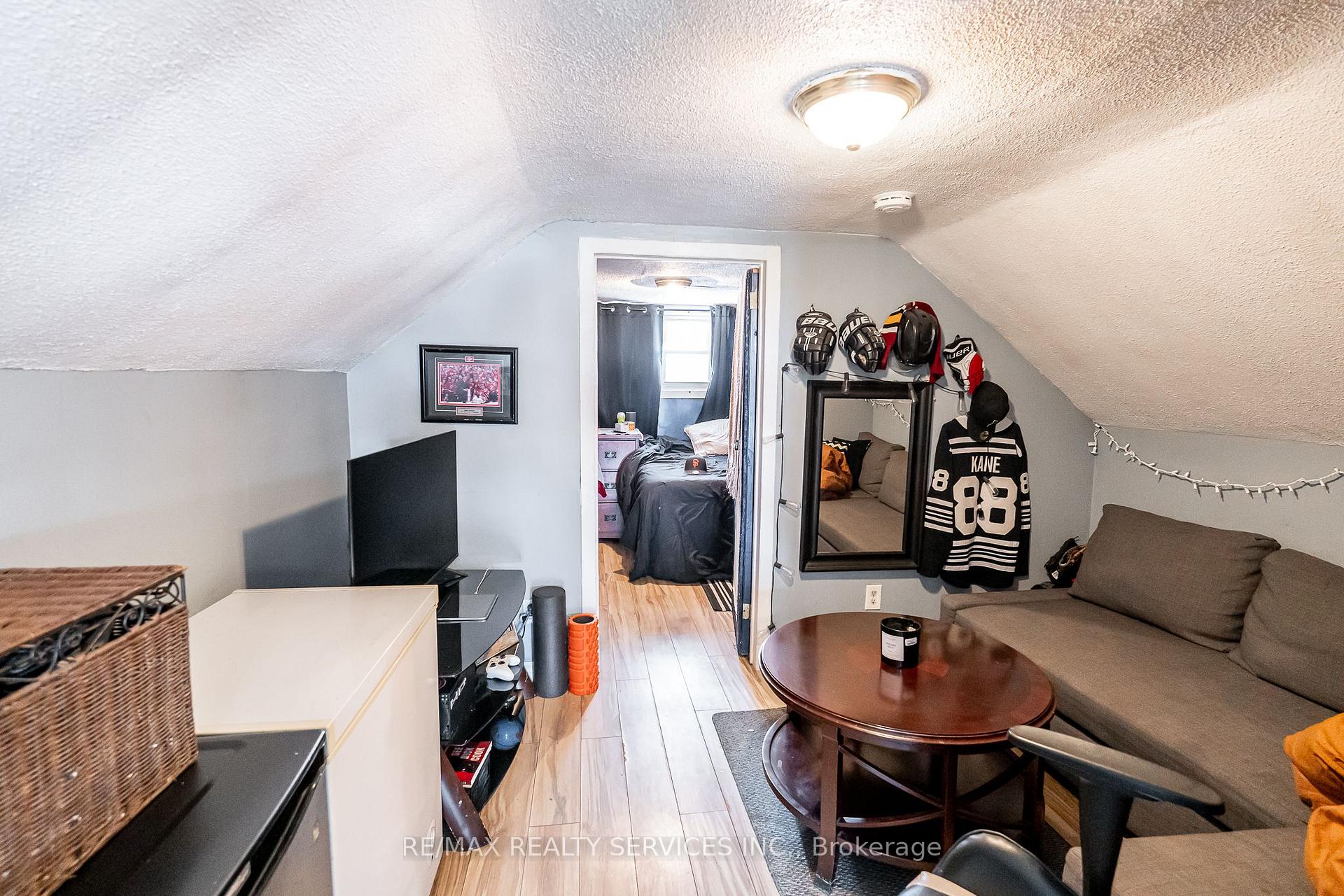 Photo 15 of 86 Maple Street, St. Catharines, Downtown — HOMEH