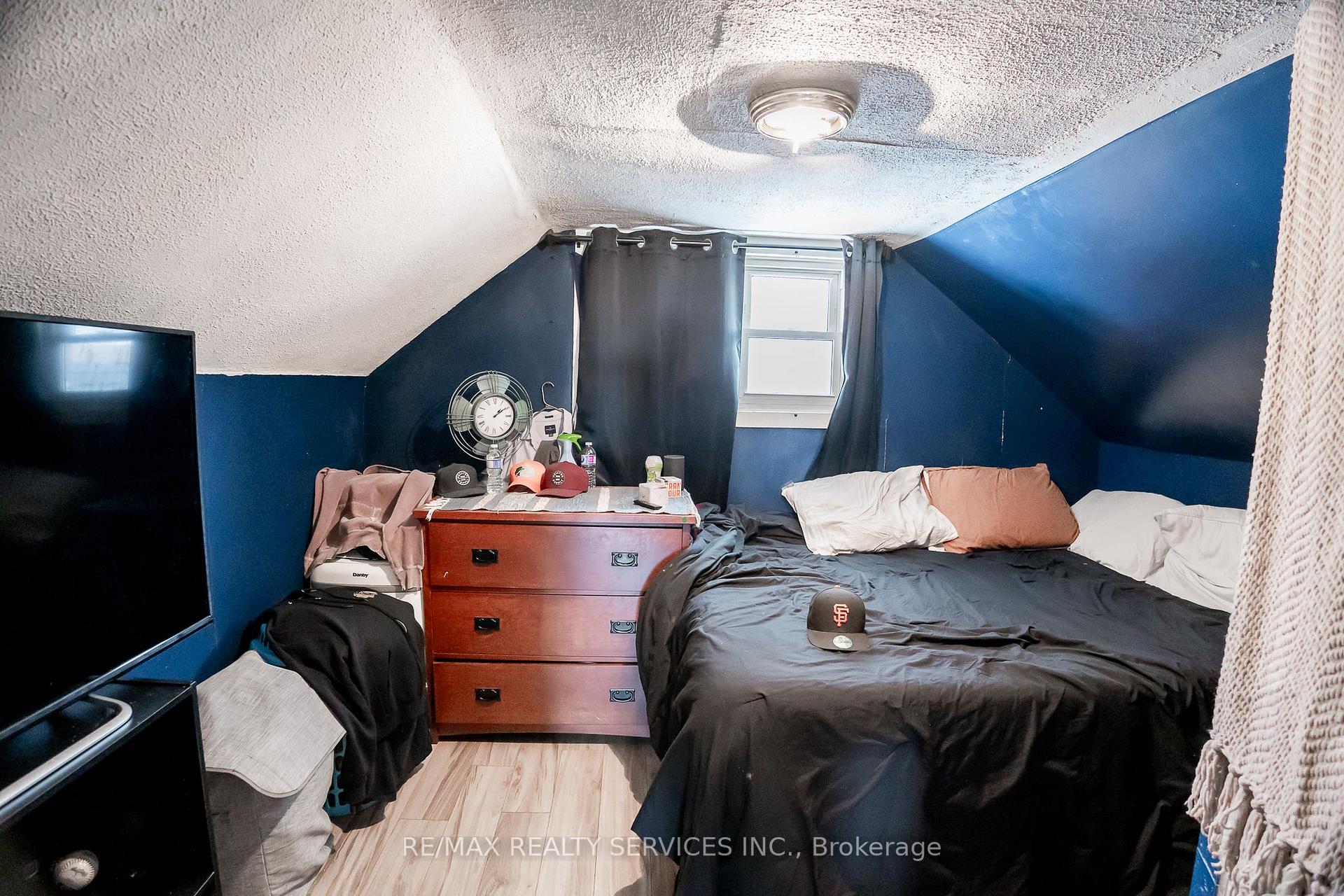 Photo 16 of 86 Maple Street, St. Catharines, Downtown — HOMEH