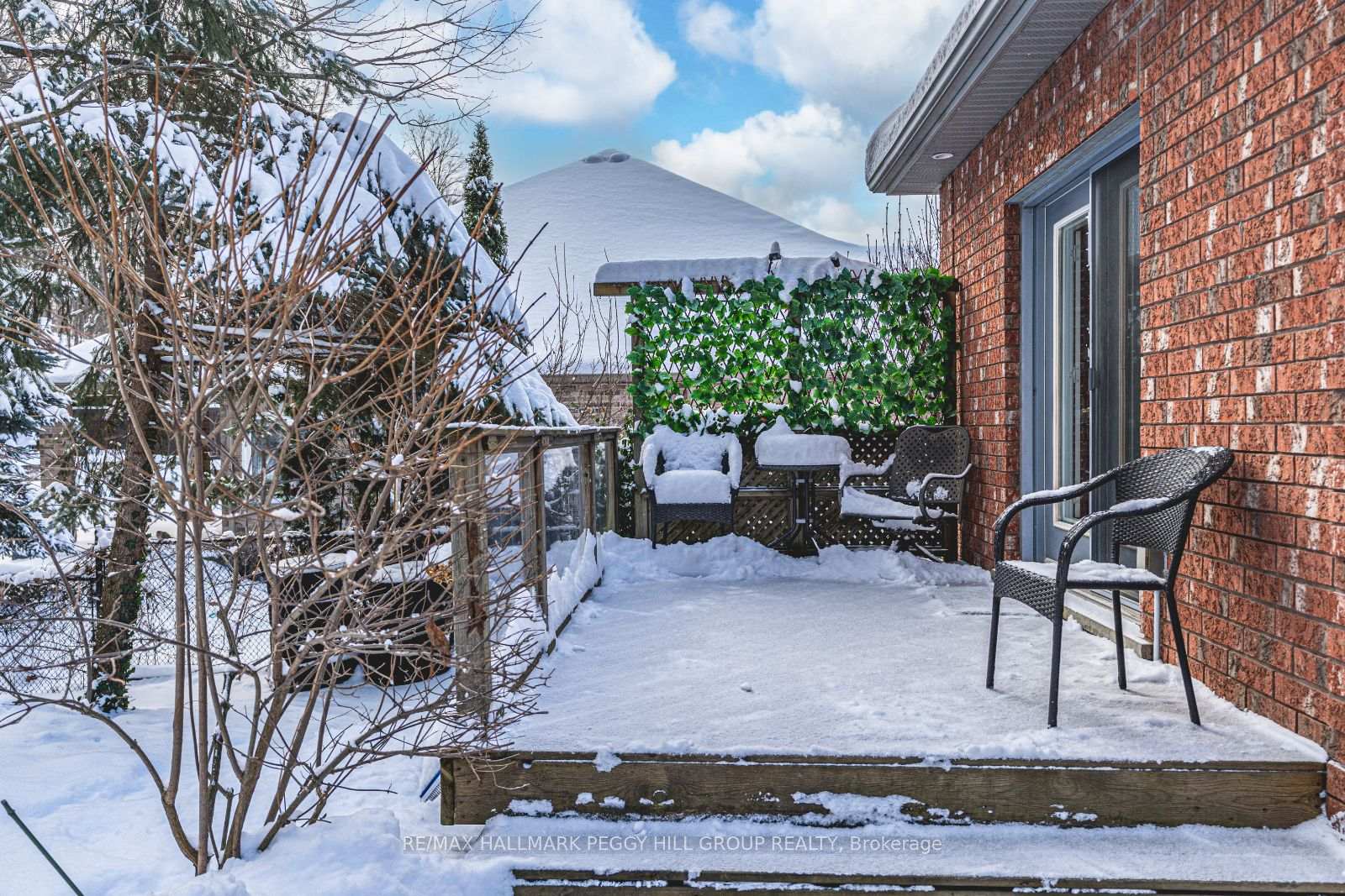 Photo 22 of 128 Wildwood Trail, Barrie, Ardagh — HOMEH