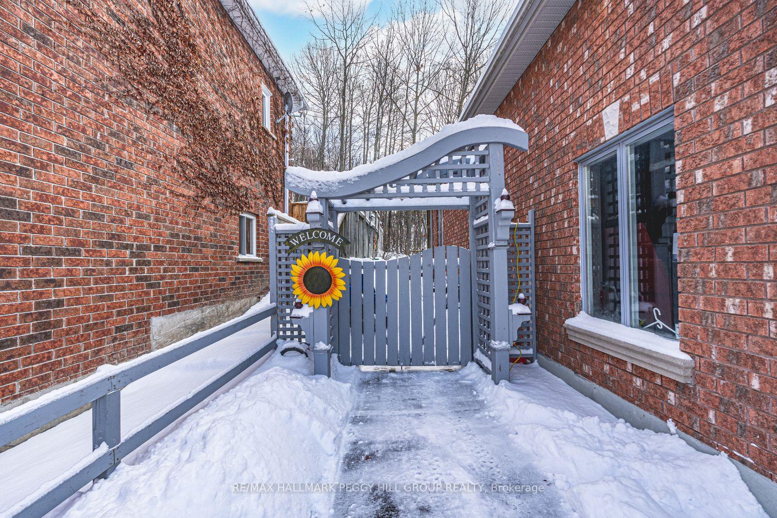 Photo 28 of 128 Wildwood Trail, Barrie, Ardagh — HOMEH