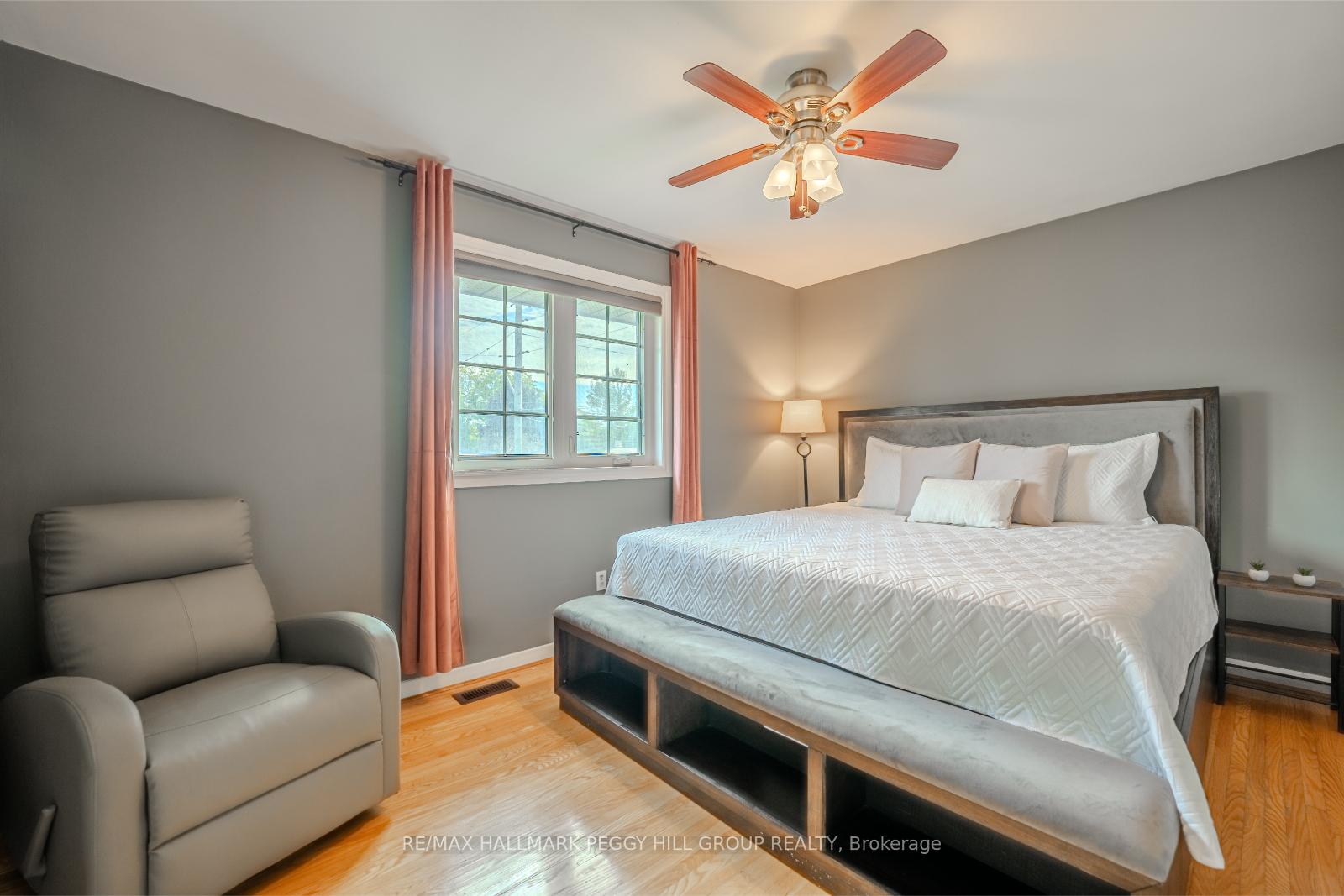 Photo 10 of 42 Ottaway Avenue, Barrie, Wellington — HOMEH
