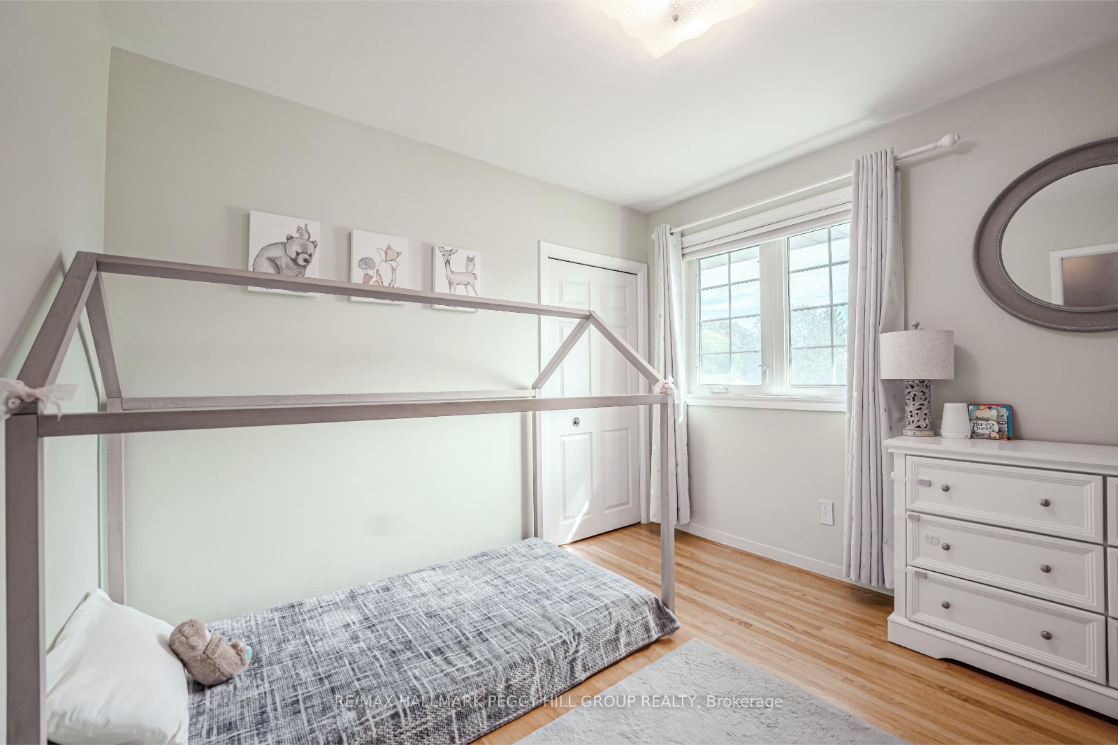 Photo 12 of 42 Ottaway Avenue, Barrie, Wellington — HOMEH