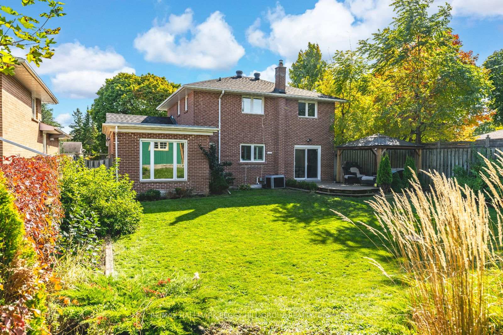 Photo 16 of 42 Ottaway Avenue, Barrie, Wellington — HOMEH