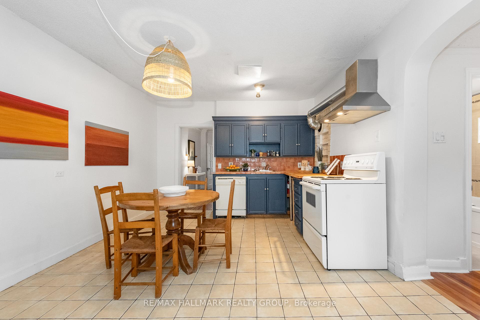 Photo 10 of 82 Beech Street, Ottawa, West Centre Town — HOMEH