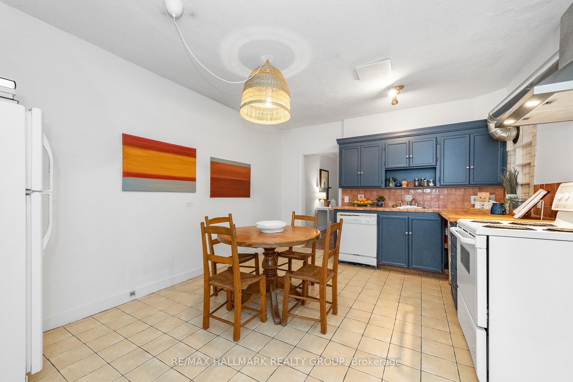 Photo 13 of 82 Beech Street, Ottawa, West Centre Town — HOMEH