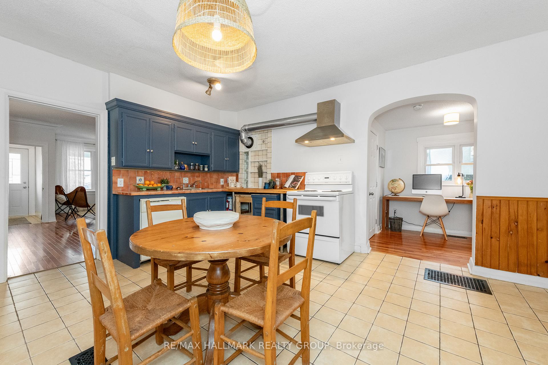 Photo 12 of 82 Beech Street, Ottawa, West Centre Town — HOMEH
