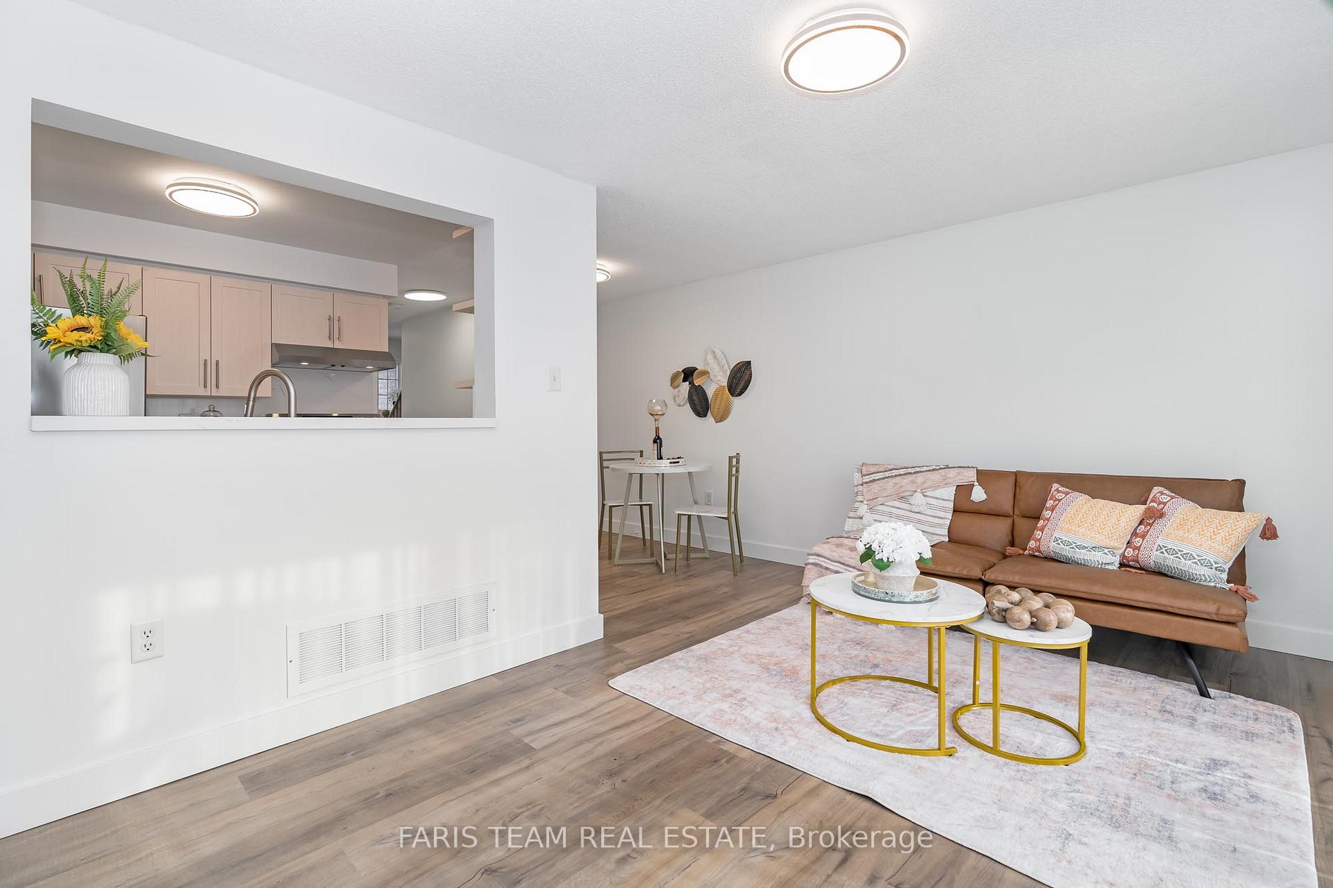 Photo 7 of 111 Nathan Crescent, Barrie, Painswick South — HOMEH