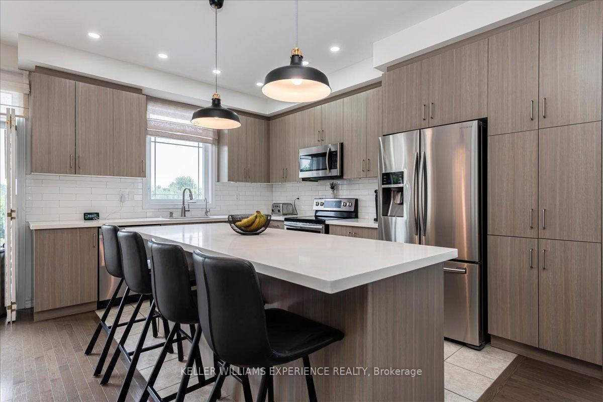 Photo 4 of 74 Megan Crescent, Barrie, Holly — HOMEH
