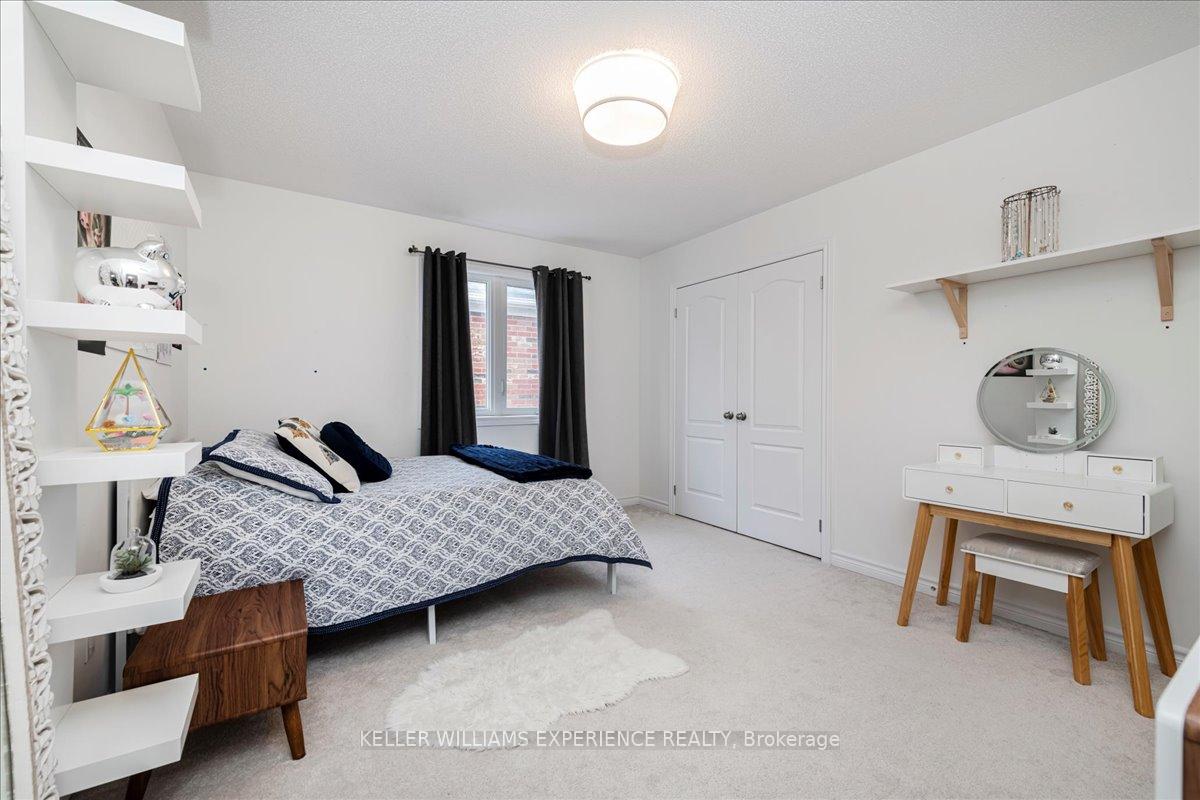 Photo 18 of 74 Megan Crescent, Barrie, Holly — HOMEH