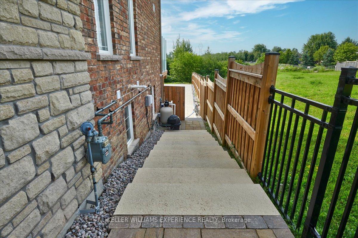 Photo 30 of 74 Megan Crescent, Barrie, Holly — HOMEH