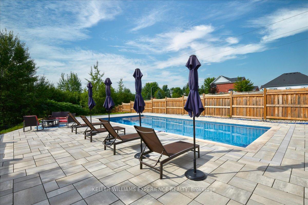 Photo 33 of 74 Megan Crescent, Barrie, Holly — HOMEH