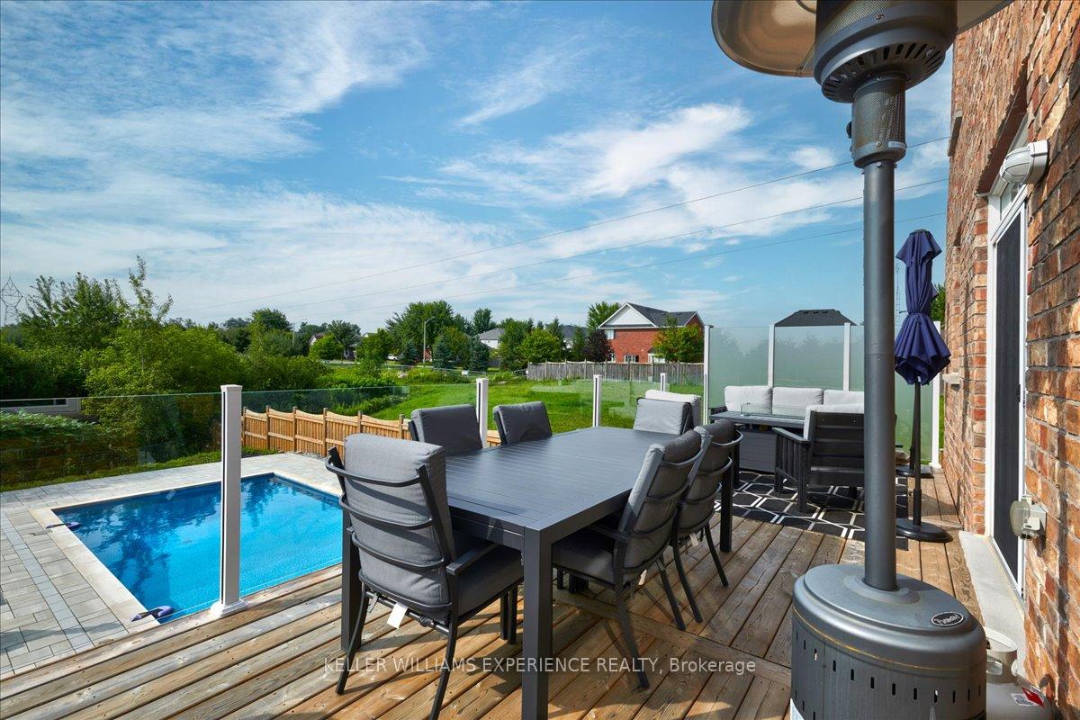Photo 35 of 74 Megan Crescent, Barrie, Holly — HOMEH