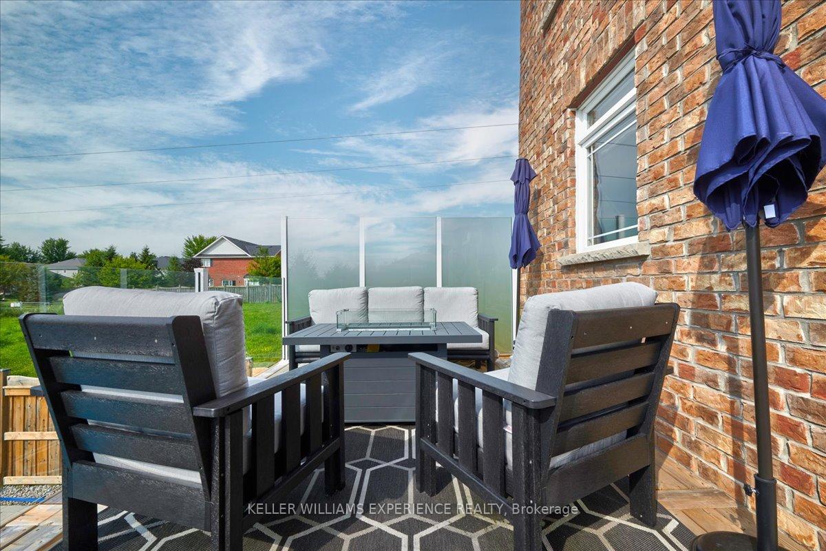Photo 36 of 74 Megan Crescent, Barrie, Holly — HOMEH