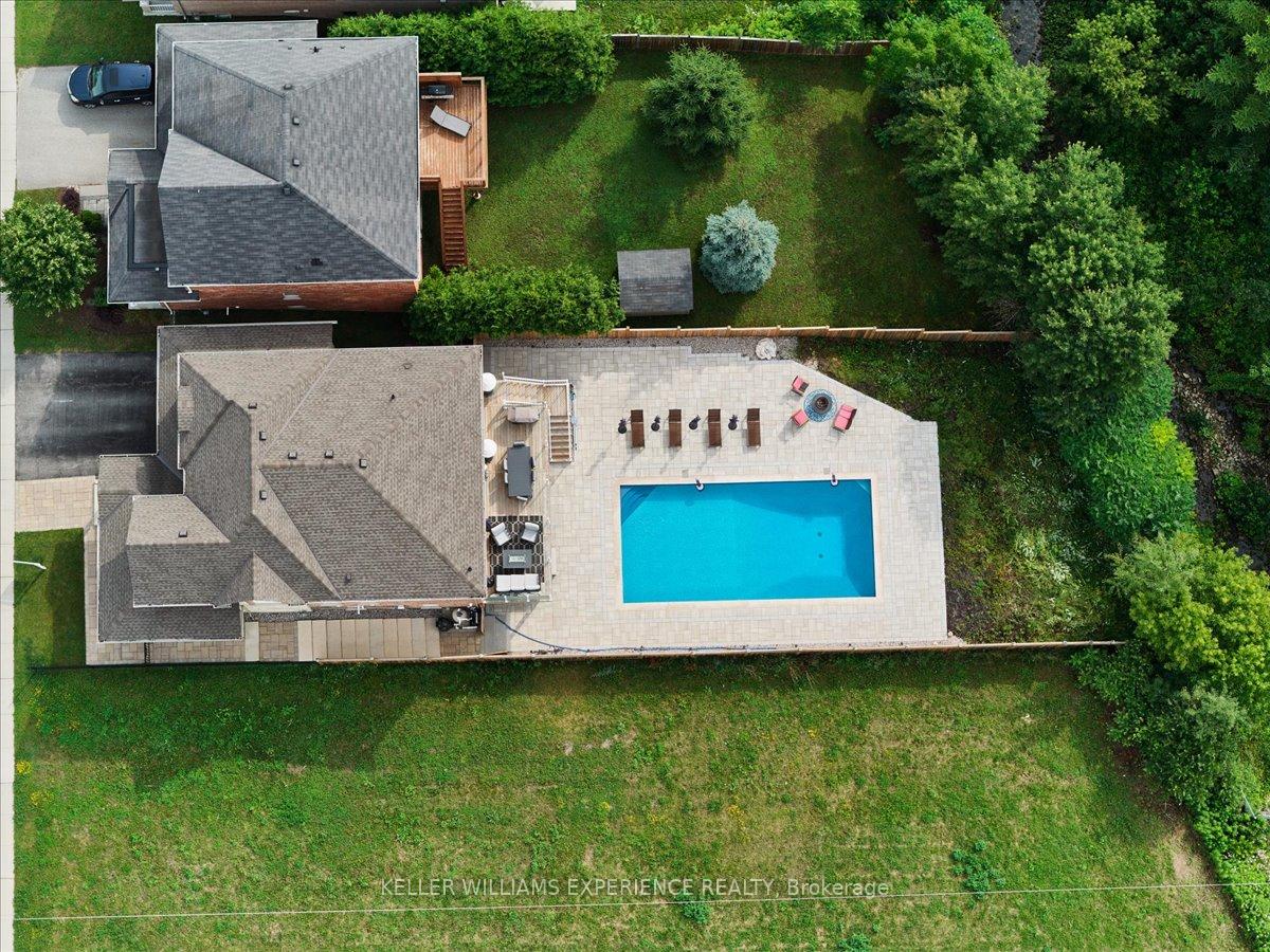 Photo 39 of 74 Megan Crescent, Barrie, Holly — HOMEH