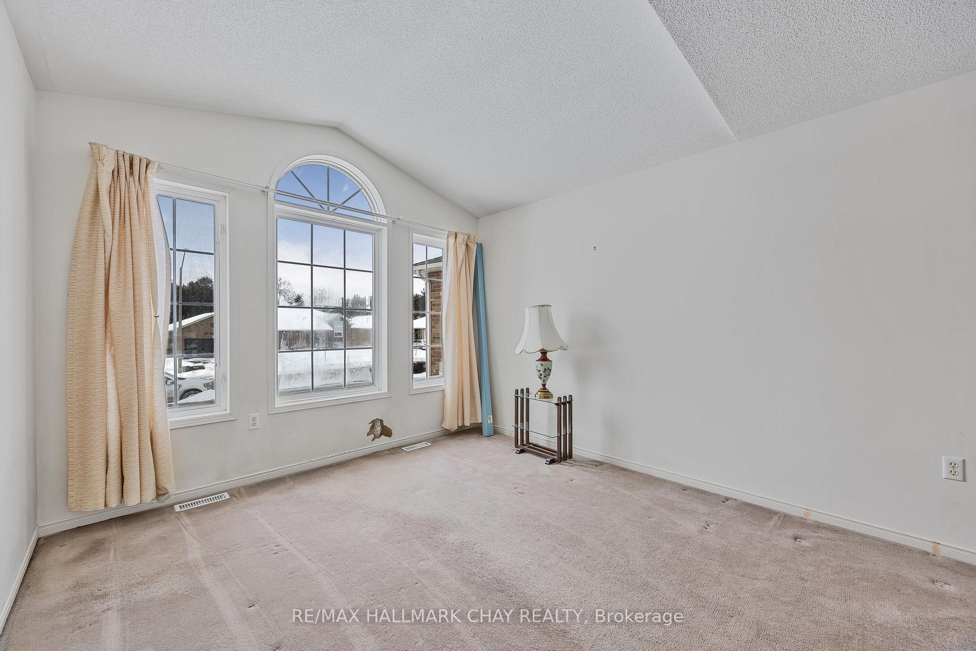 Photo 6 of 293 Cox Mill Road, Barrie, Bayshore — HOMEH