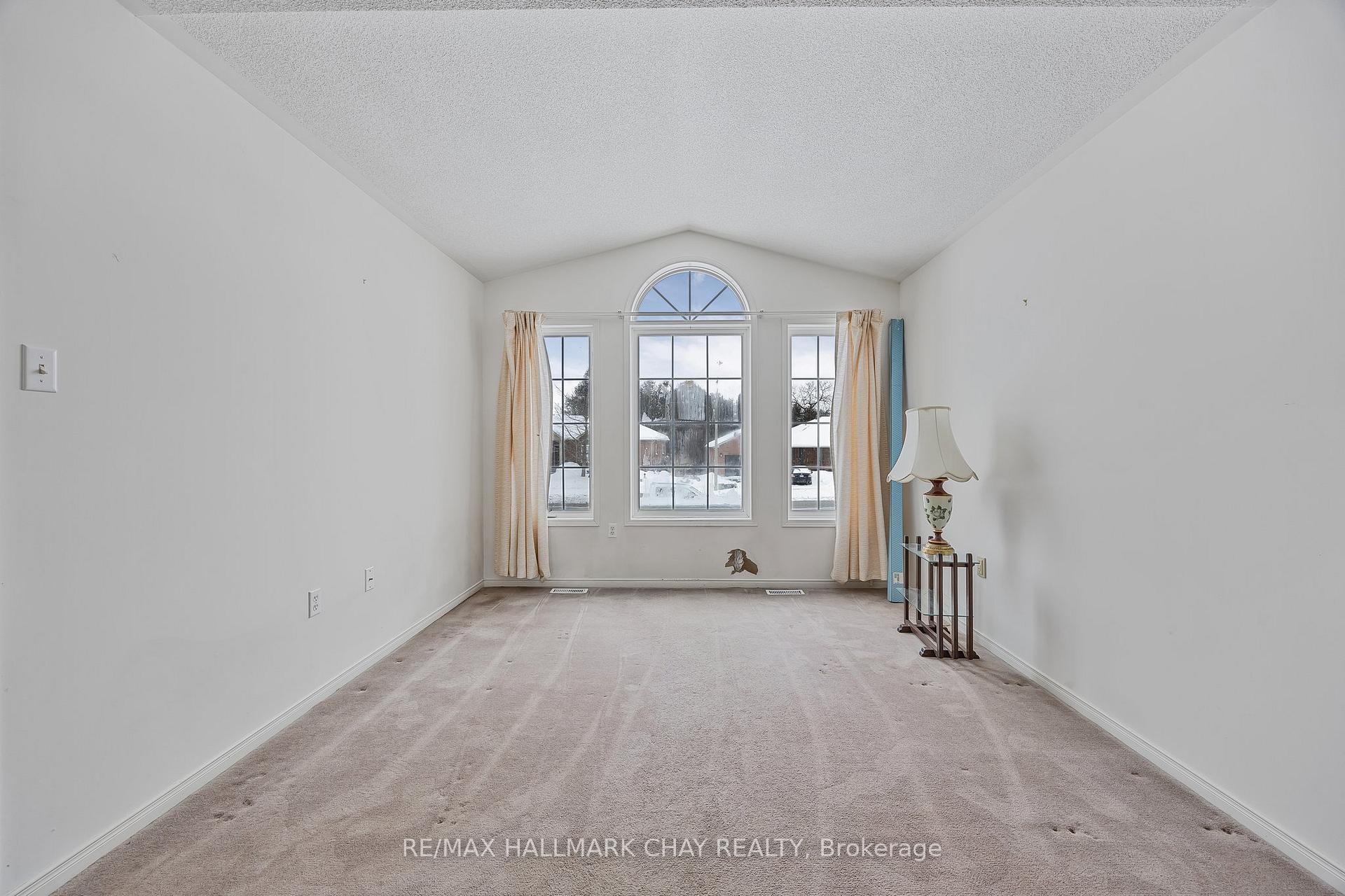 Photo 7 of 293 Cox Mill Road, Barrie, Bayshore — HOMEH