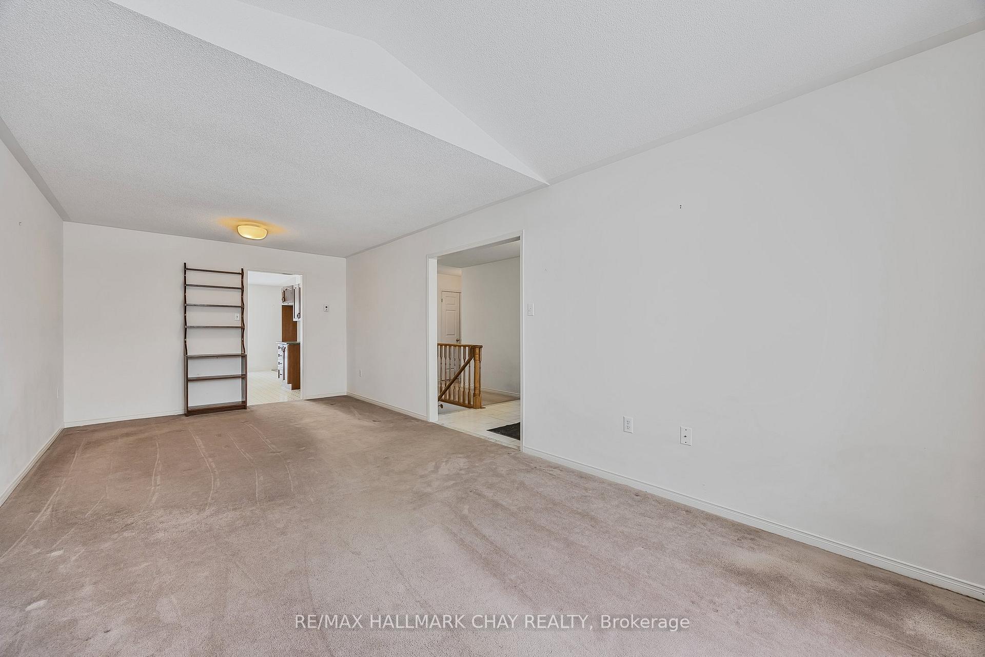 Photo 8 of 293 Cox Mill Road, Barrie, Bayshore — HOMEH