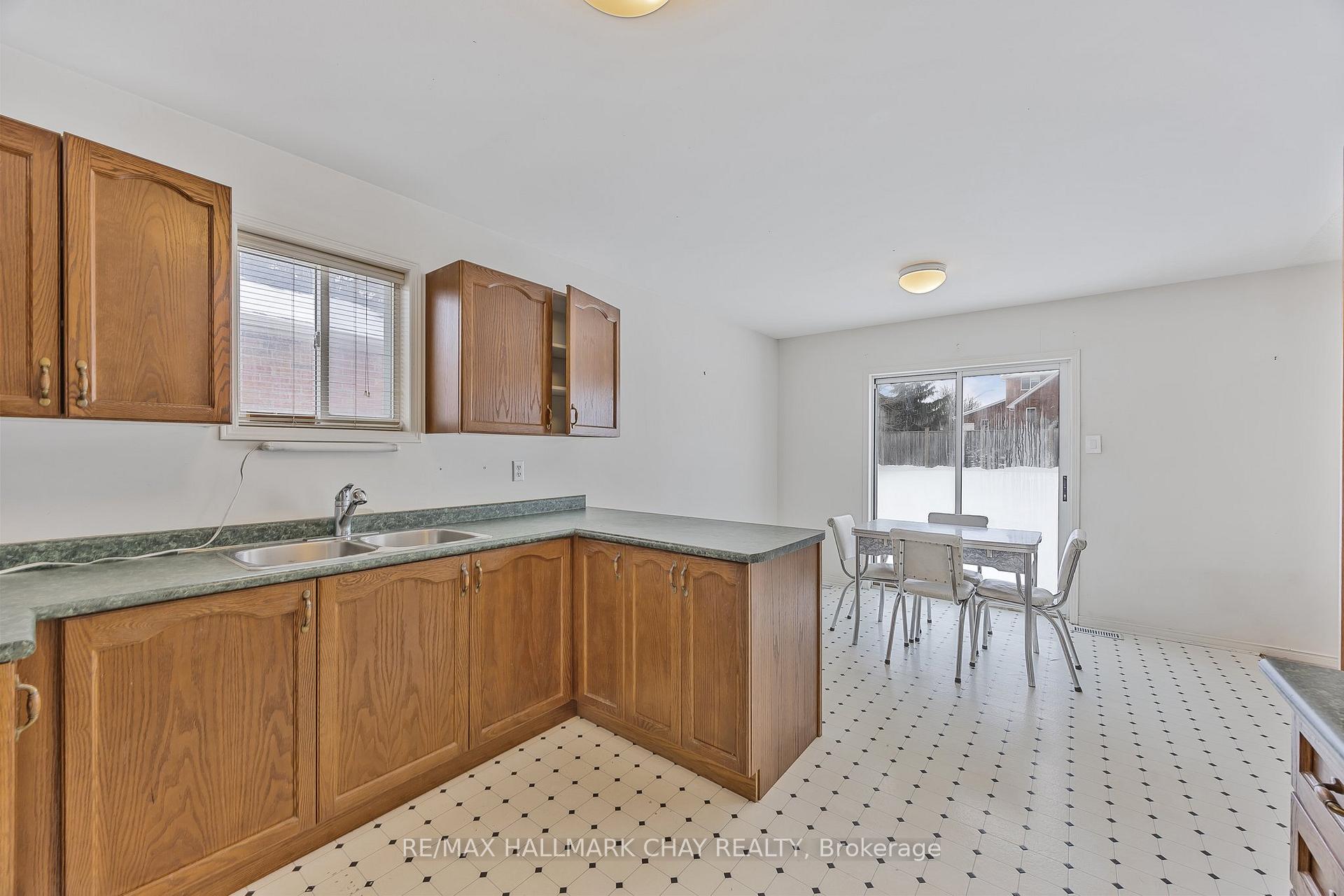 Photo 10 of 293 Cox Mill Road, Barrie, Bayshore — HOMEH
