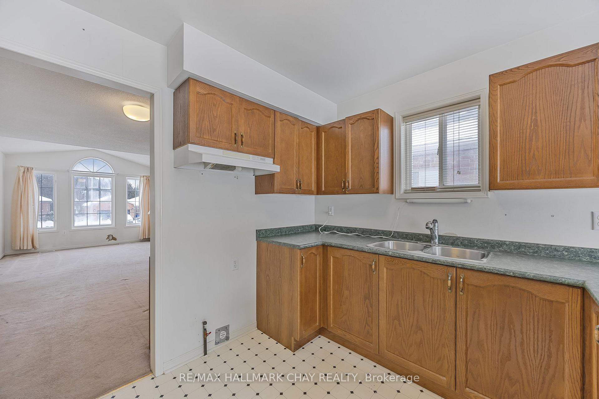 Photo 11 of 293 Cox Mill Road, Barrie, Bayshore — HOMEH