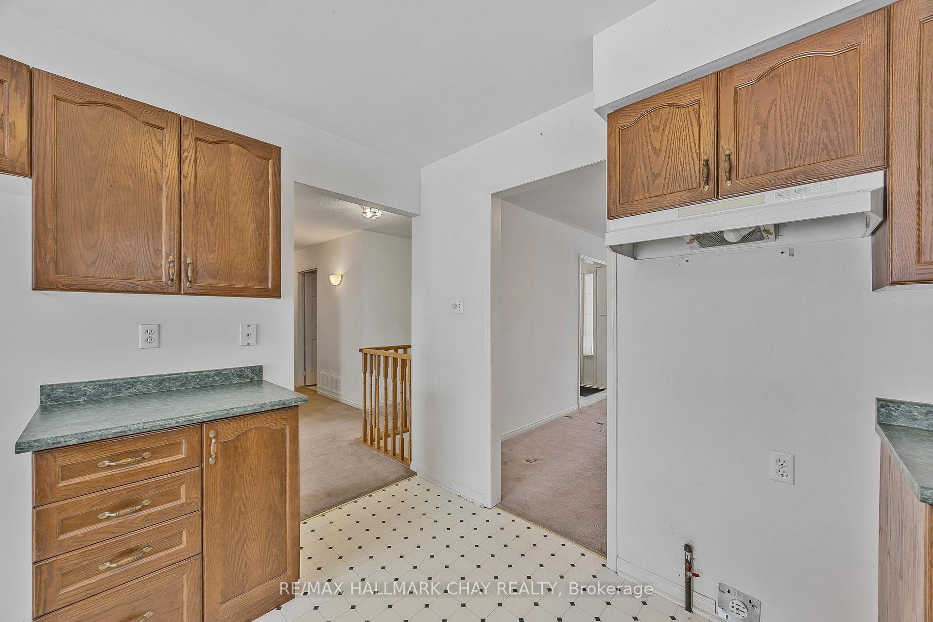Photo 12 of 293 Cox Mill Road, Barrie, Bayshore — HOMEH