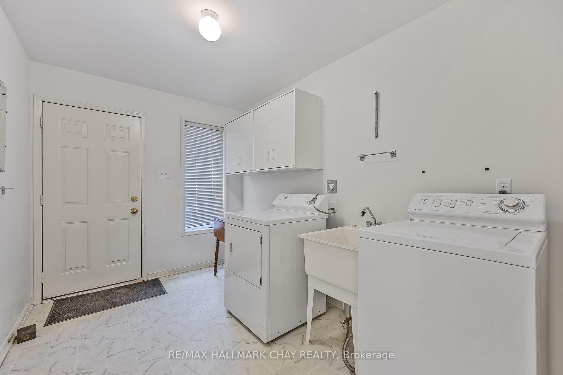 Photo 25 of 293 Cox Mill Road, Barrie, Bayshore — HOMEH