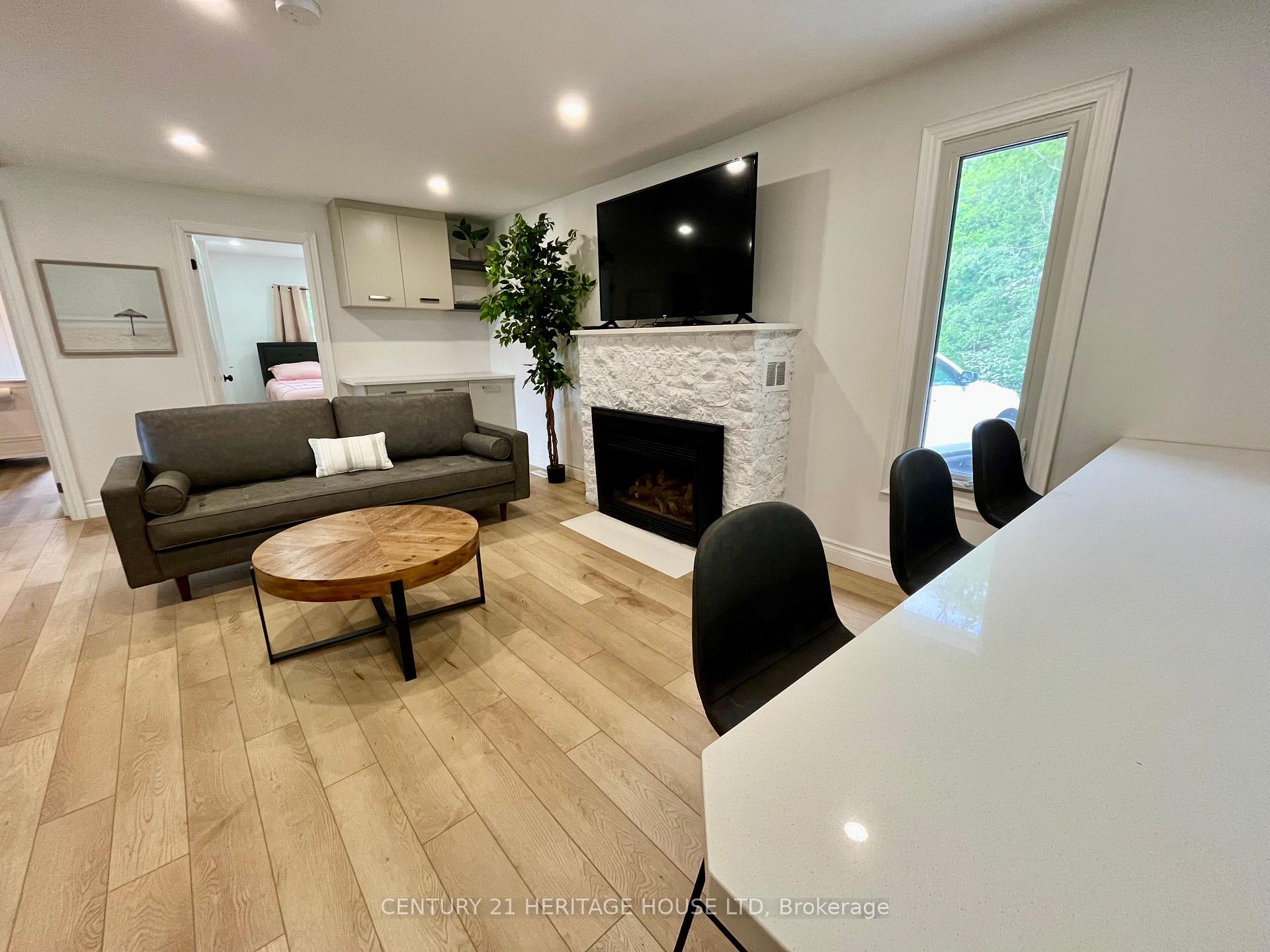 Photo 10 of 3490 Waneeta Drive, Malahide, Rural Malahide — HOMEH